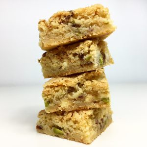 Blondies | witte chocolade, pistache en aardbei